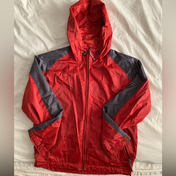Men’s Outventure Red Hooded Jacket US Small - Picture 5 of 7